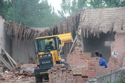 警車(chē)停駐拆遷村 法理天平上的多重角色與復(fù)雜考量